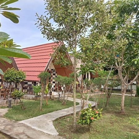 Meno Smile Cottages Gili Meno Exteriör bild