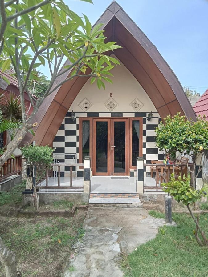 Meno Smile Cottages Gili Meno Exteriör bild