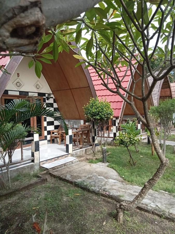Meno Smile Cottages Gili Meno Exteriör bild