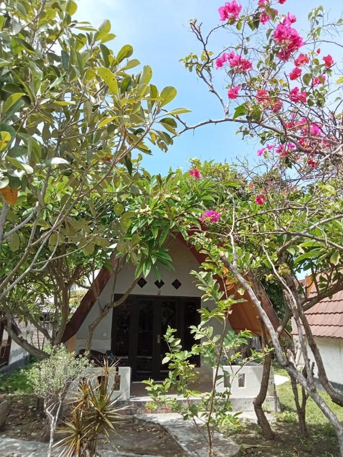 Meno Smile Cottages Gili Meno Exteriör bild
