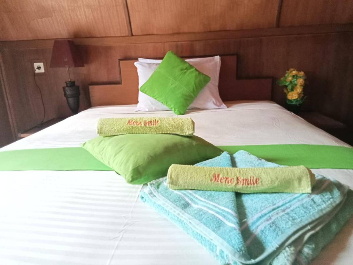 Meno Smile Cottages Gili Meno Exteriör bild